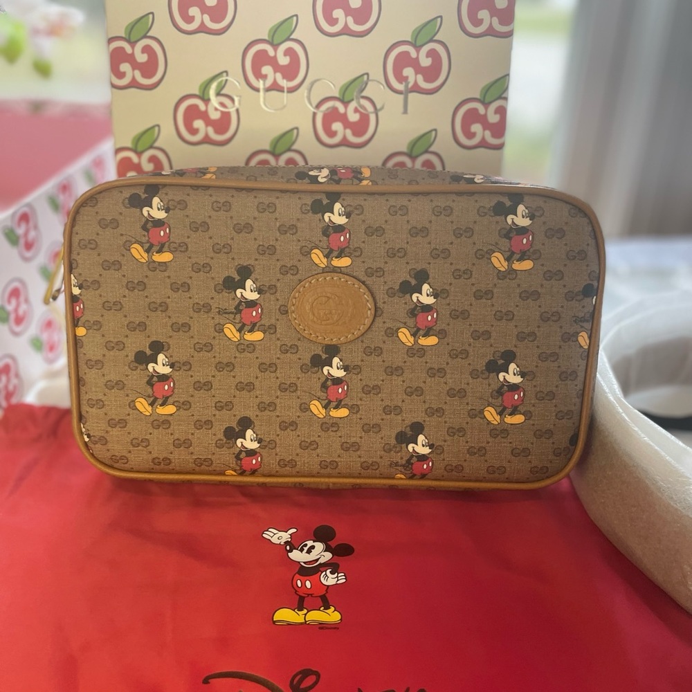 SOLD 💵 Gucci x Disney Collaboration Belt Bag/ Sling - Picture 10 of 13